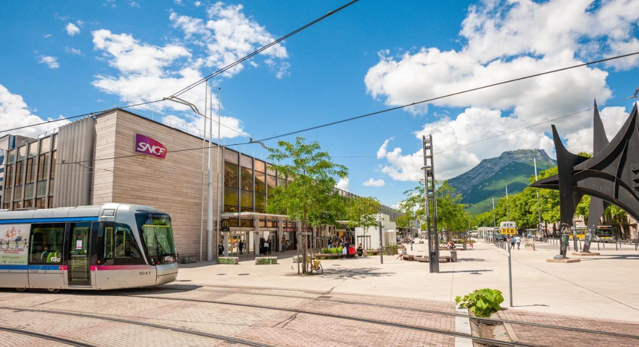 Hostel Le Hueb Grenoble Exterior photo